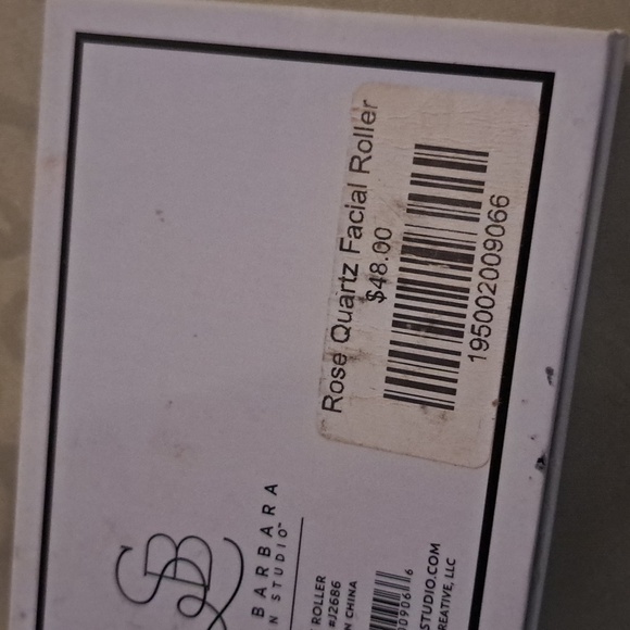 Rose Quartz Facial Roller - Picture 3 of 4